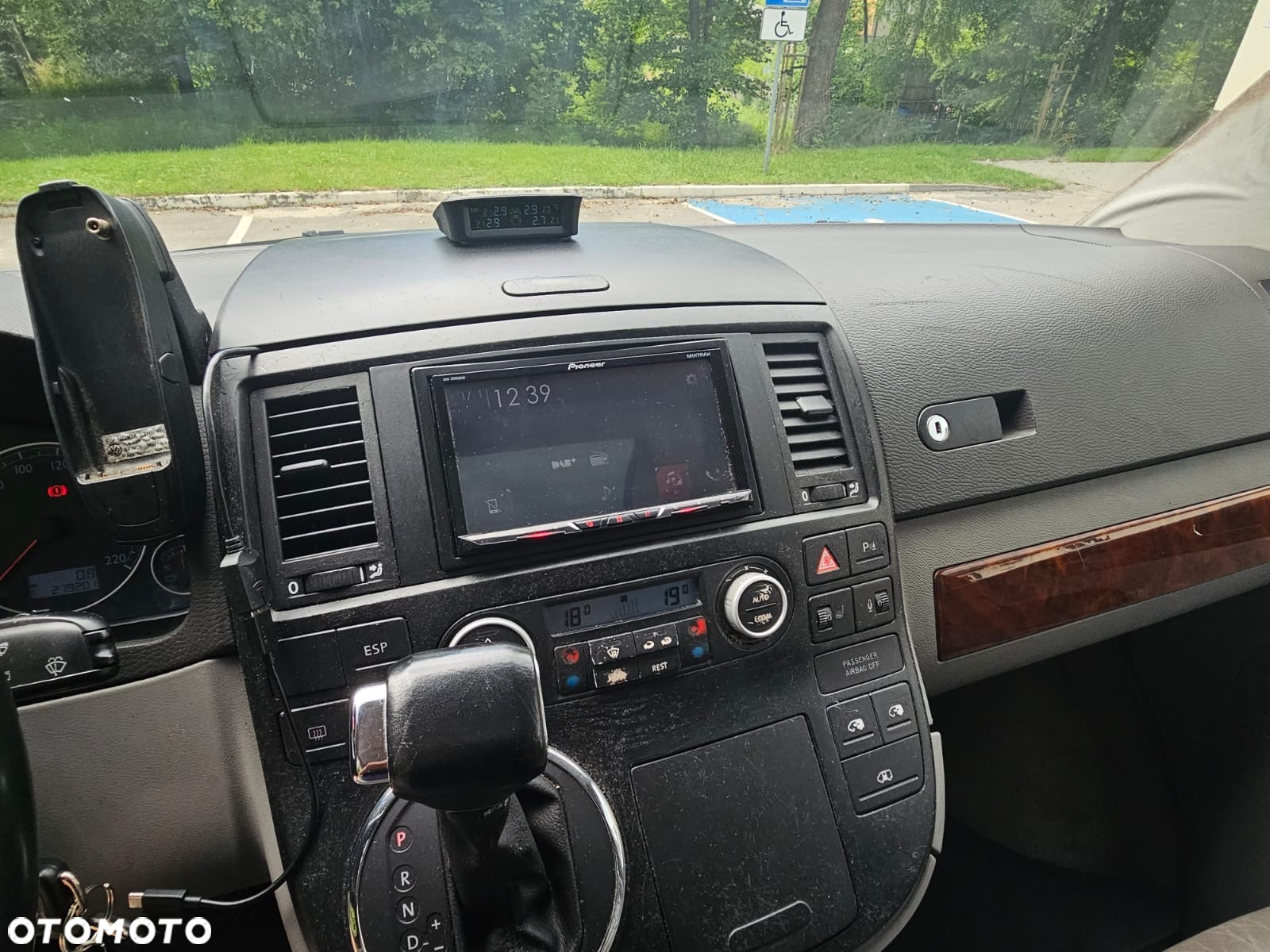 Volkswagen Multivan - 15
