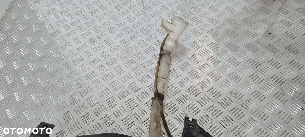 Mitsubishi Pajero III Zbiorniczek Spryskiwaczy - 3