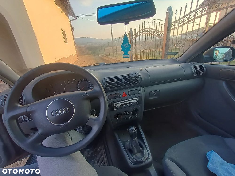 Audi A3 3-drzwiowe 1.9 TDI Ambiente - 8