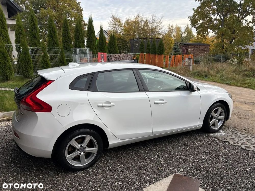Volvo V40 2015 photo 2