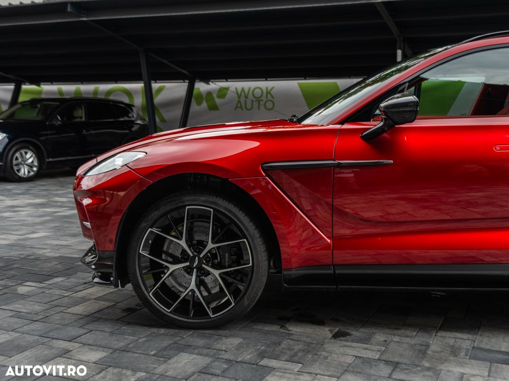 Aston Martin DBX - 7
