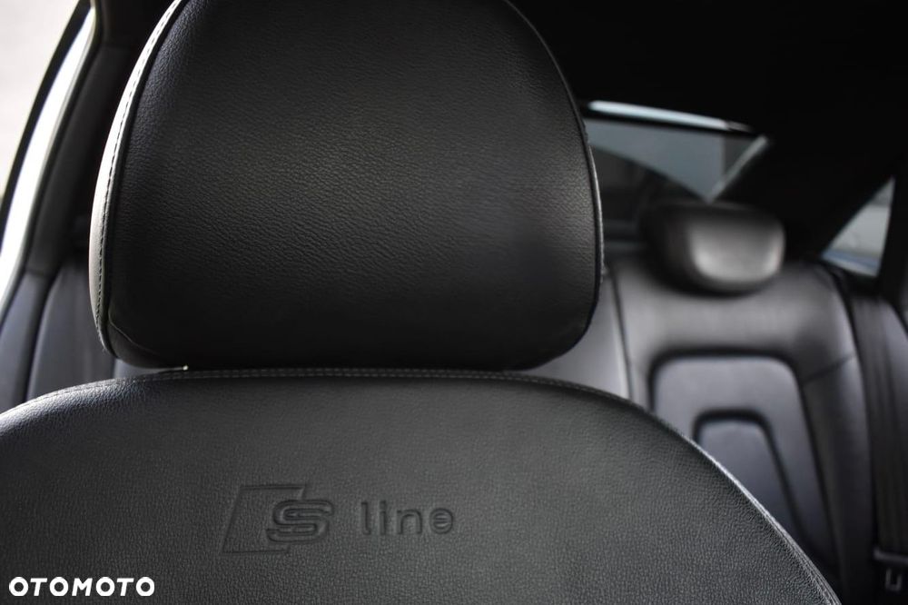 Audi A4 Limousine - 10