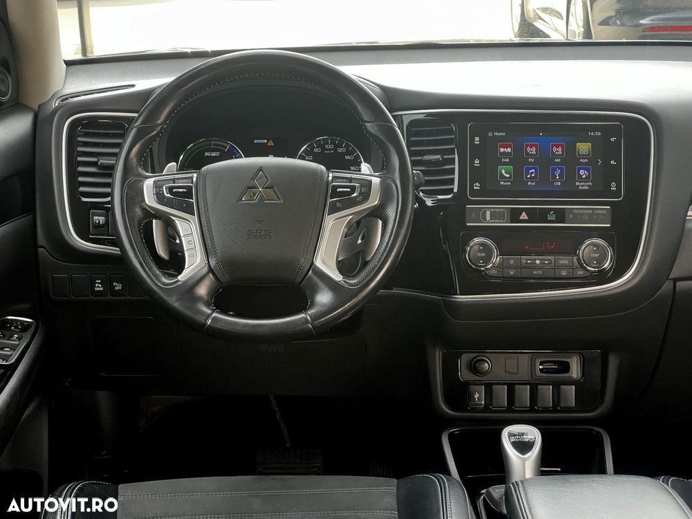 Mitsubishi Outlander - 10