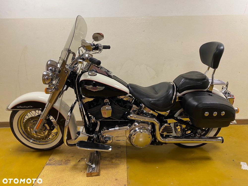 Harley-Davidson Softail Deluxe - 2