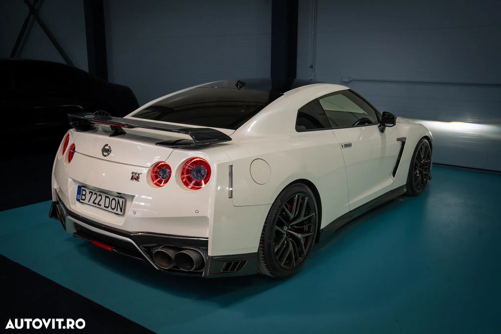 Nissan GT-R - 35