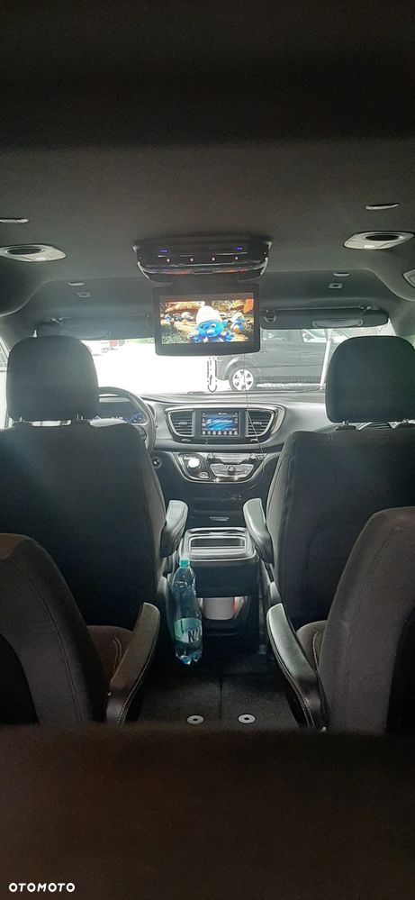 Chrysler Pacifica - 19