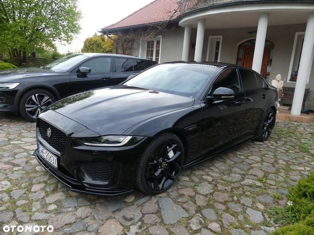 Jaguar XE 2.0 T AWD R-Sport - 24