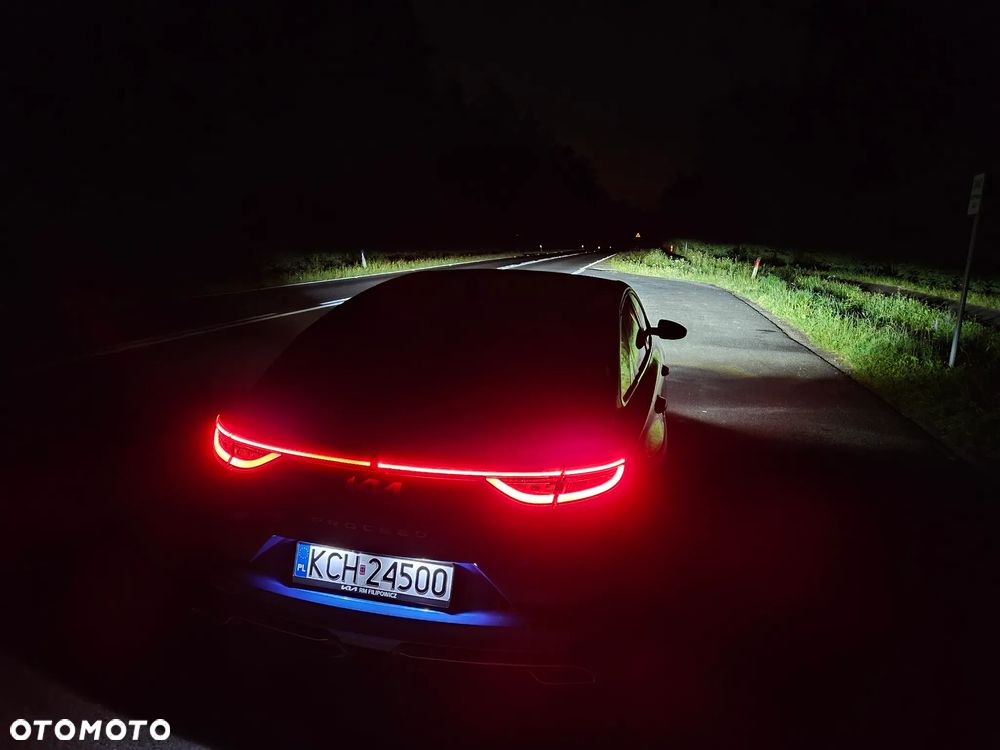 Kia ProCeed - 17