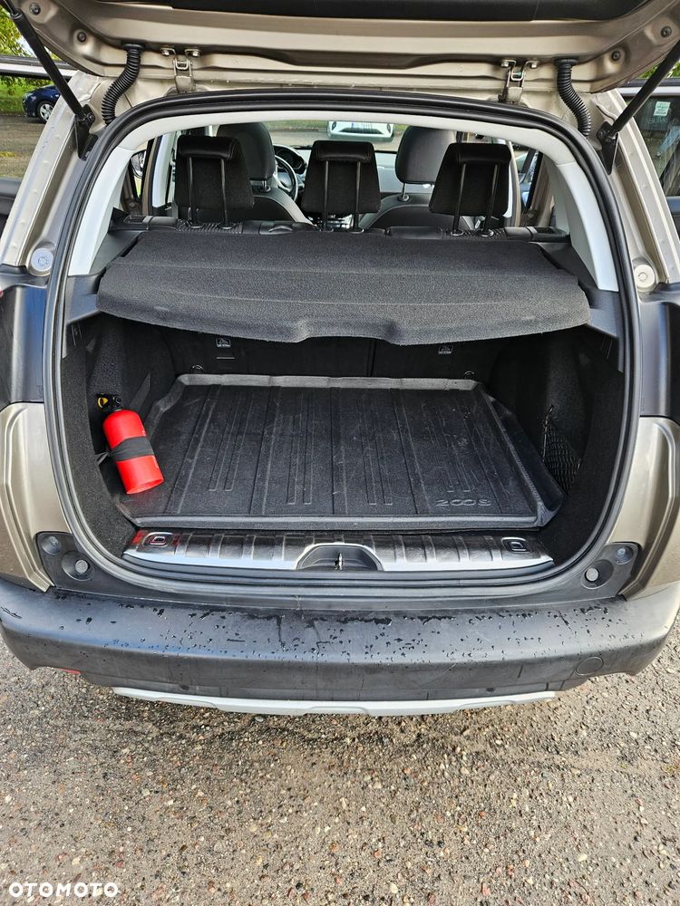 Peugeot 2008 1.2 Pure Tech Allure S&S - 6