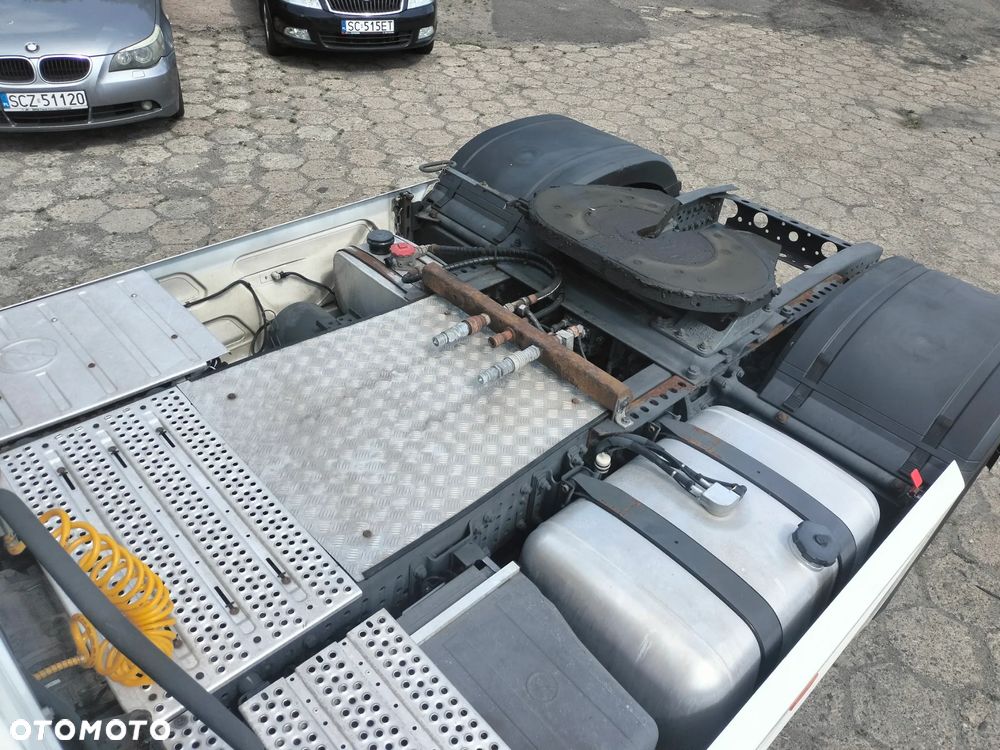 Mercedes-Benz Actros - 9