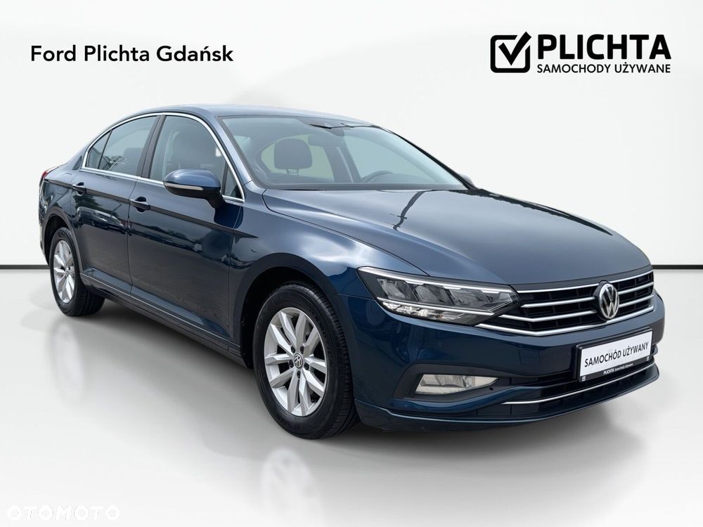 Volkswagen Passat - 4