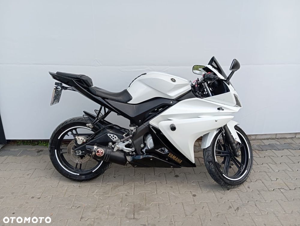 Yamaha YZF - 4