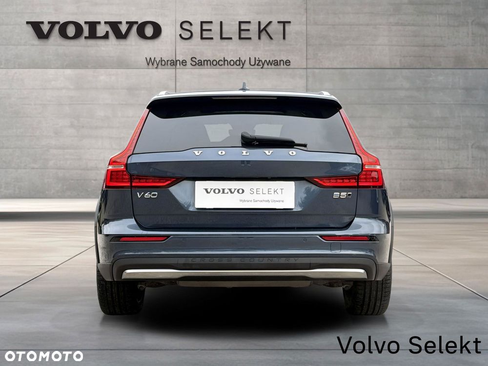 Volvo V60 Cross Country - 8