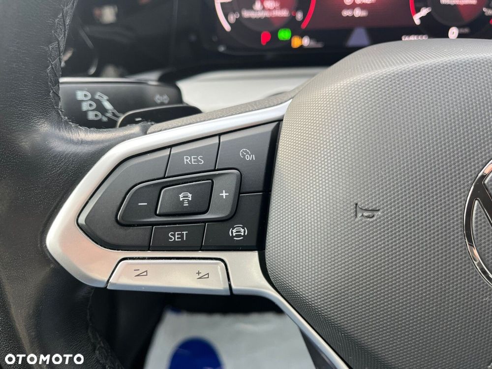 Volkswagen Golf - 22