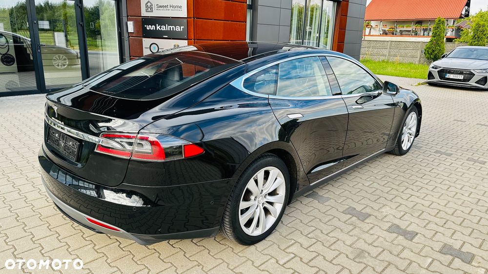 Tesla Model S - 15