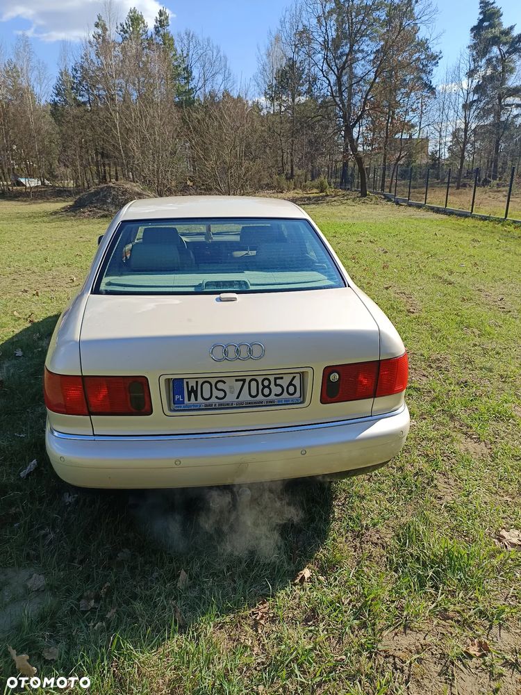 Audi A8 - 4