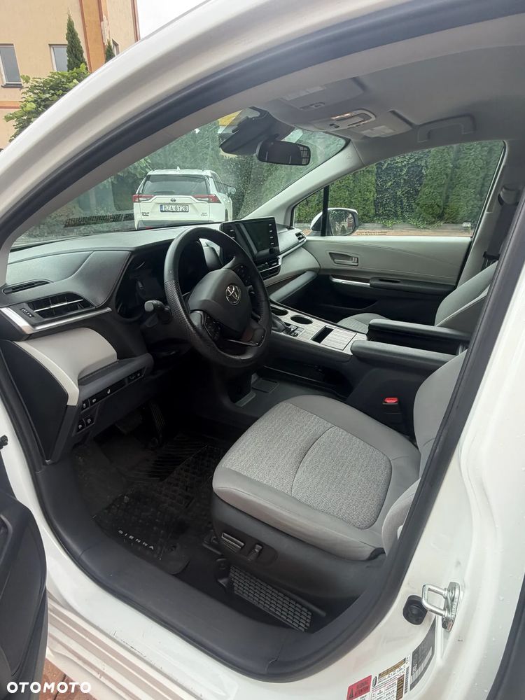 Toyota Sienna - 19