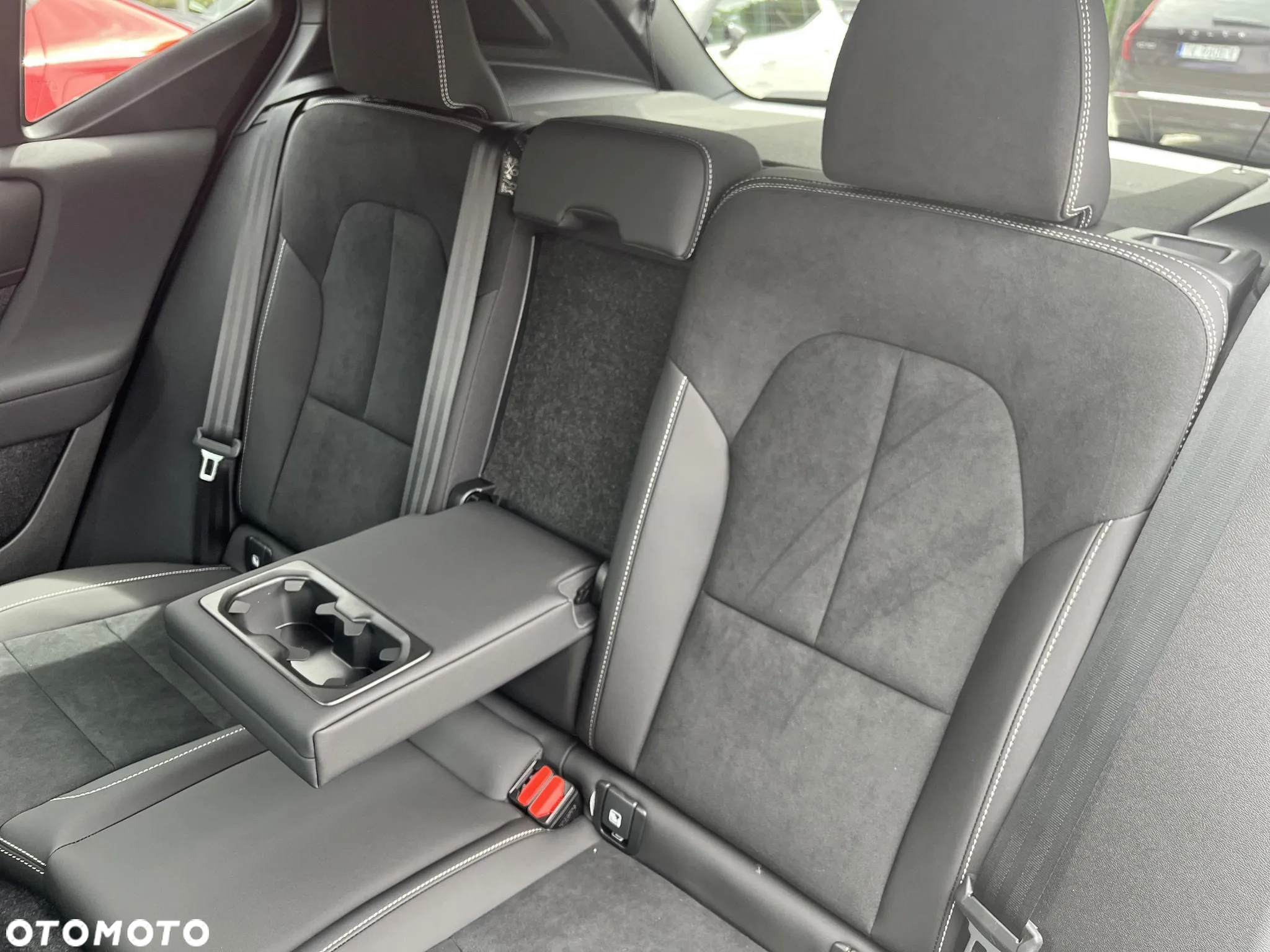 Volvo XC 40 B3 Plus Dark - 14