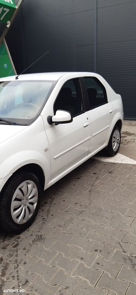 Dacia Logan 1.2 16V Laureate - 9