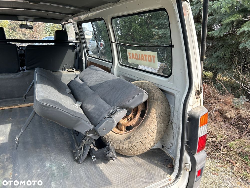 Mitsubishi L300 - 14