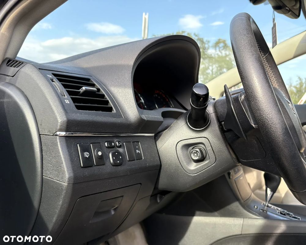 Toyota Avensis 2.0 Prestige EU5 MS - 13