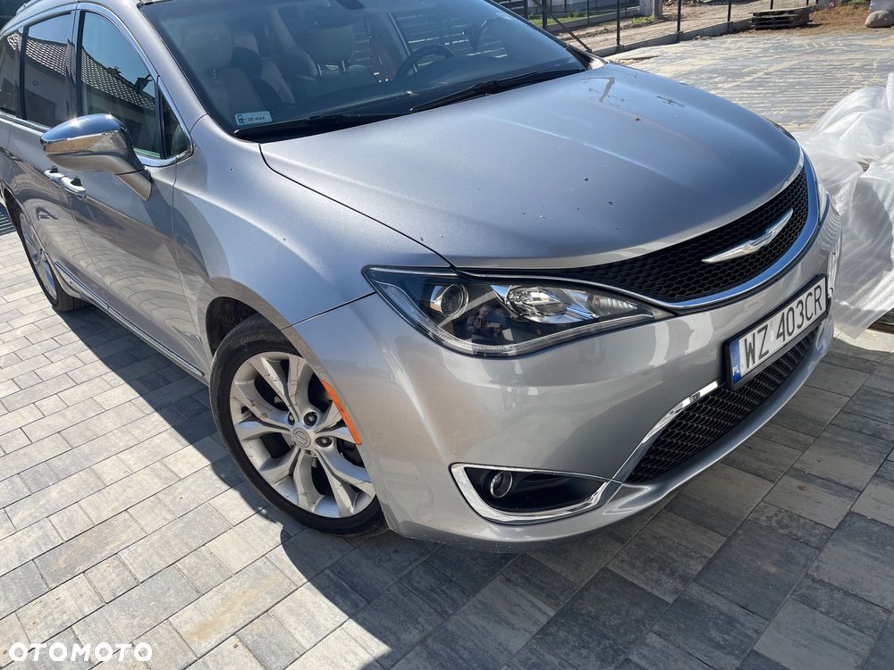 Chrysler Pacifica - 23