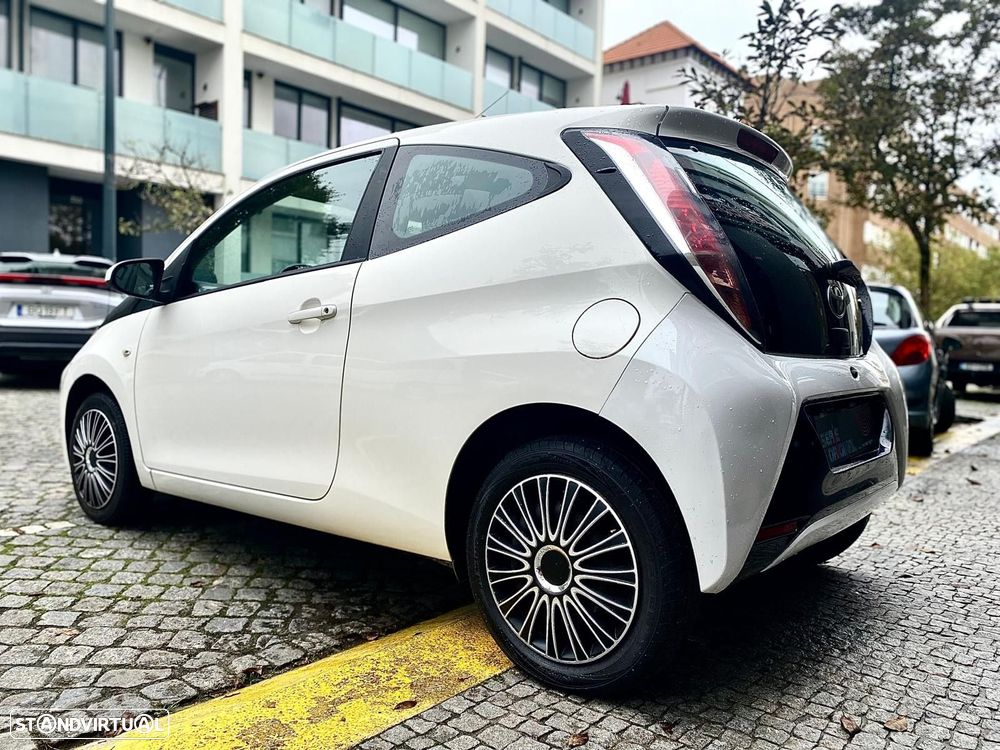 Toyota Aygo 1.0 X-Play - 10