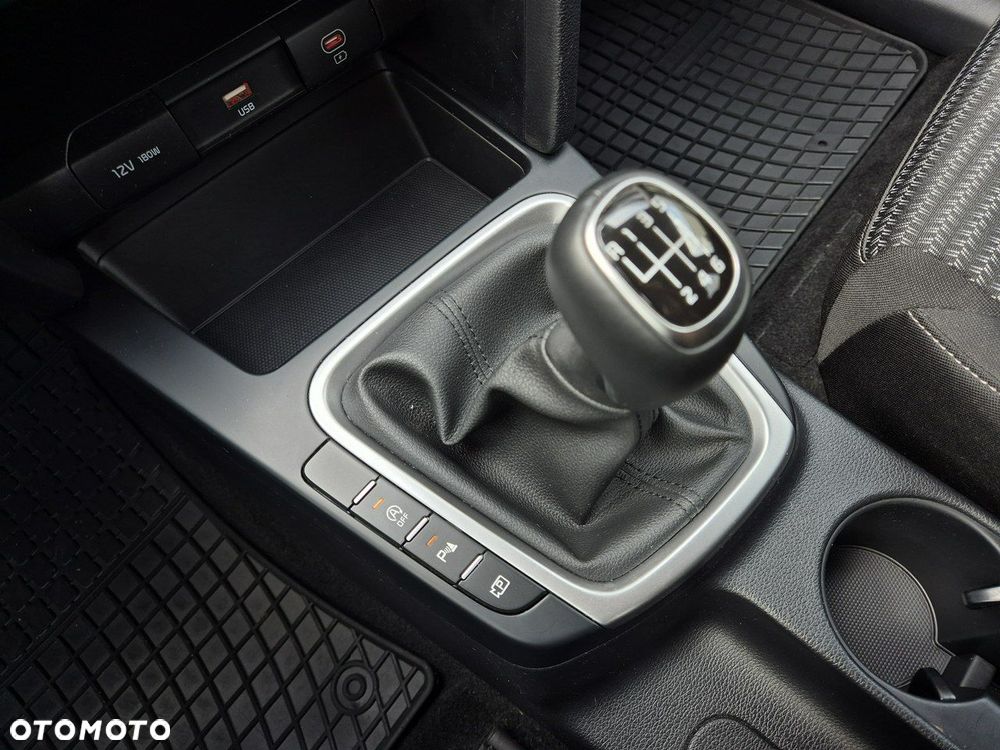 Kia Ceed 1.5 T-GDI M - 27