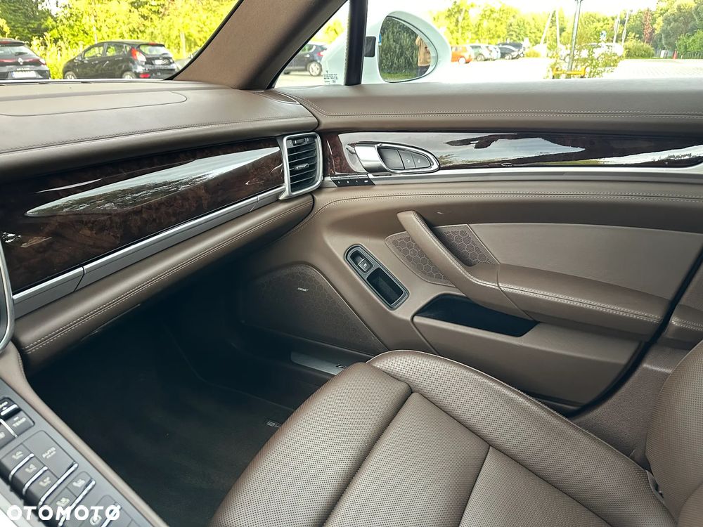 Porsche Panamera 4 Edition - 22