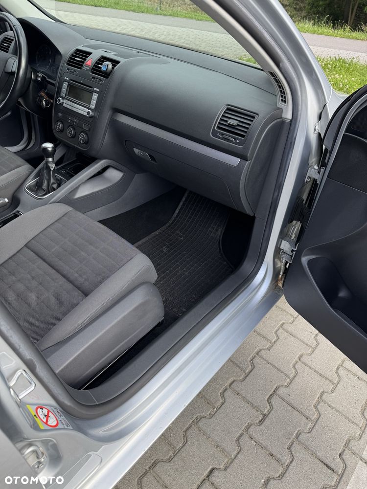 Volkswagen Golf - 8