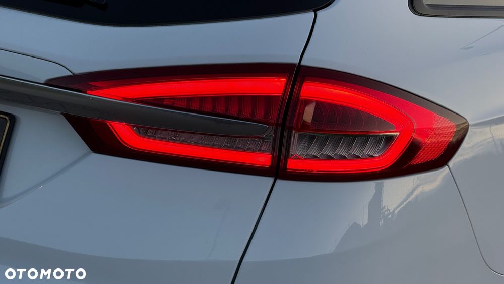 Ford Mondeo 2.0 Hybrid ST-Line X - 8