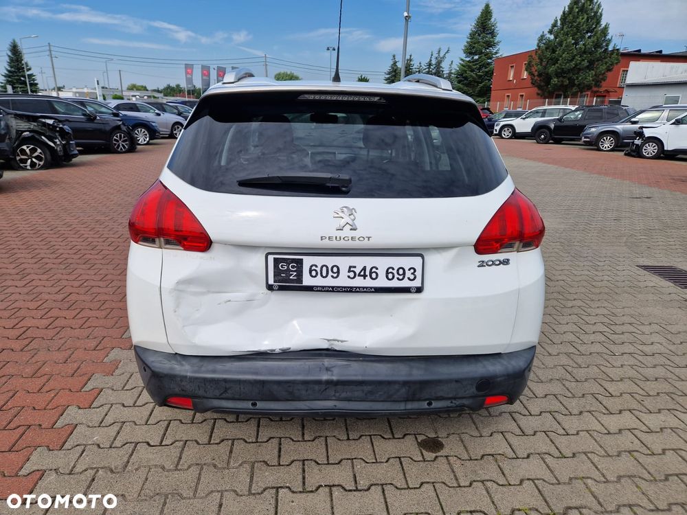Peugeot 2008 1.2 Pure Tech Style - 5