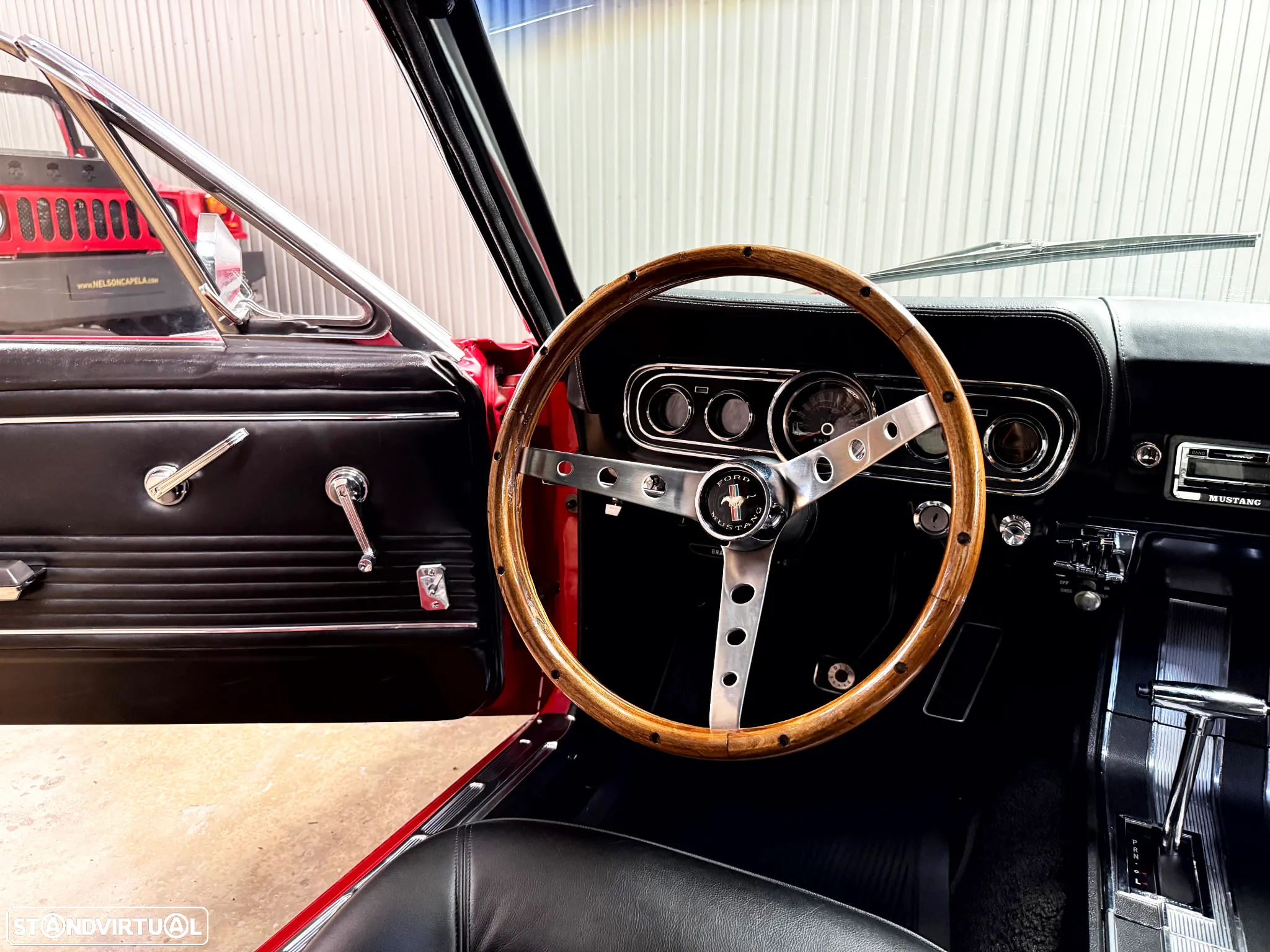 Ford Mustang - 34