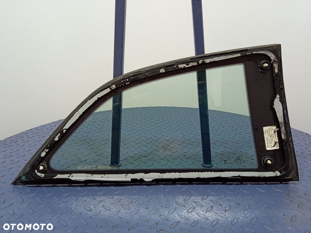 AUDI A1 8X 3D SZYBA KAROSERYJNA TYŁ LEWA 11R 8X3845299 - 2
