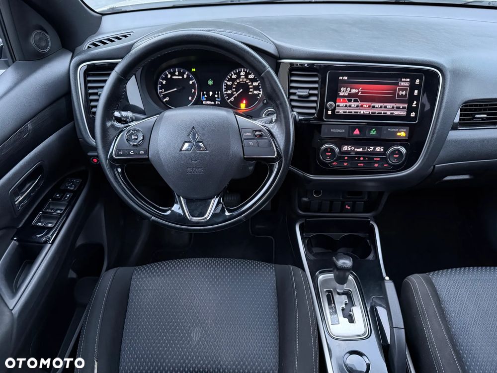 Mitsubishi Outlander - 17