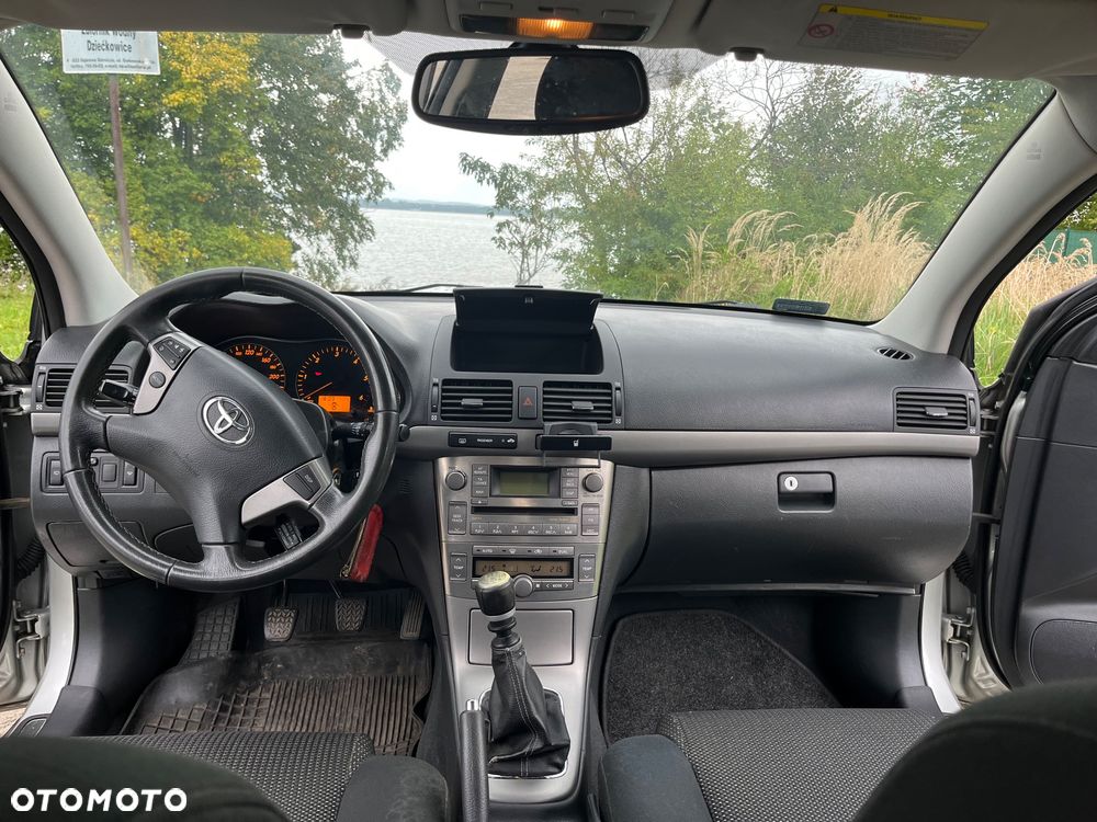 Toyota Avensis 2.2 D-4D Prestige - 21