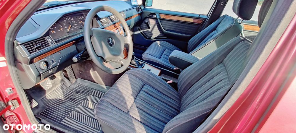 Mercedes-Benz W124 (1984-1993) - 40