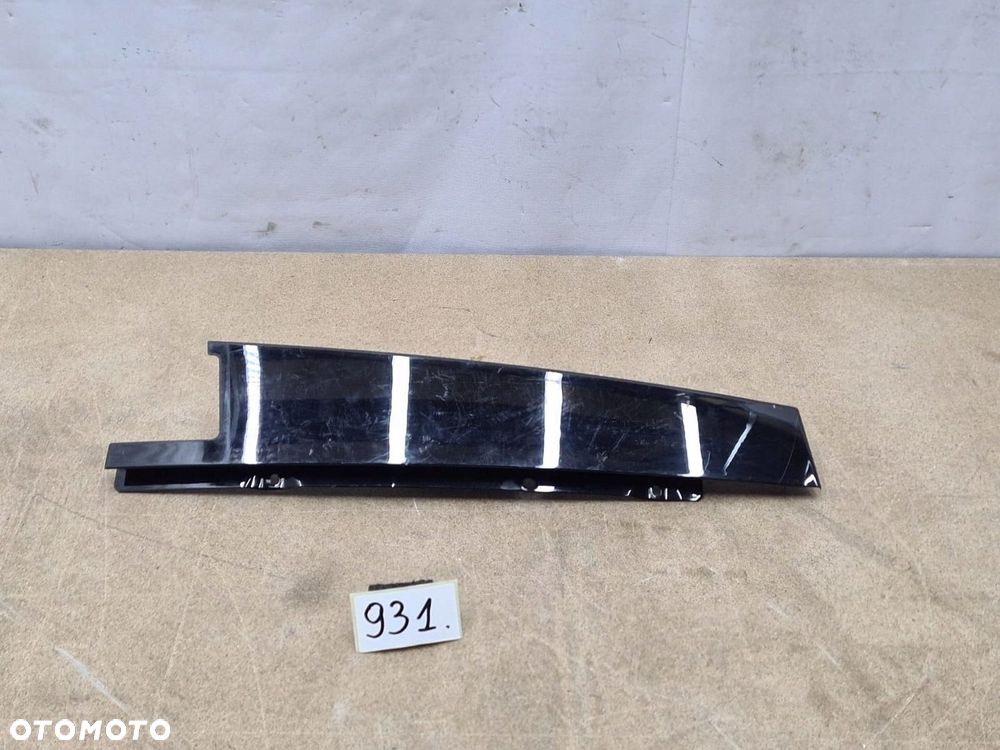 MERCEDES E-KLASA W213 Listwa zewnetrzna drzwi lewy tył - 1