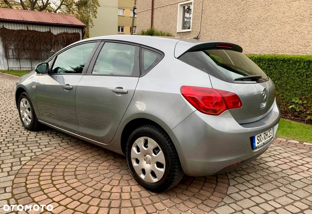 Opel Astra 1.4 ecoFLEX - 4