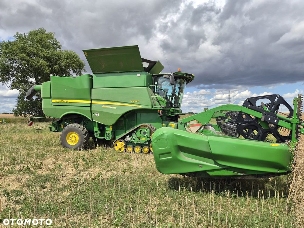John Deere S690i - 9