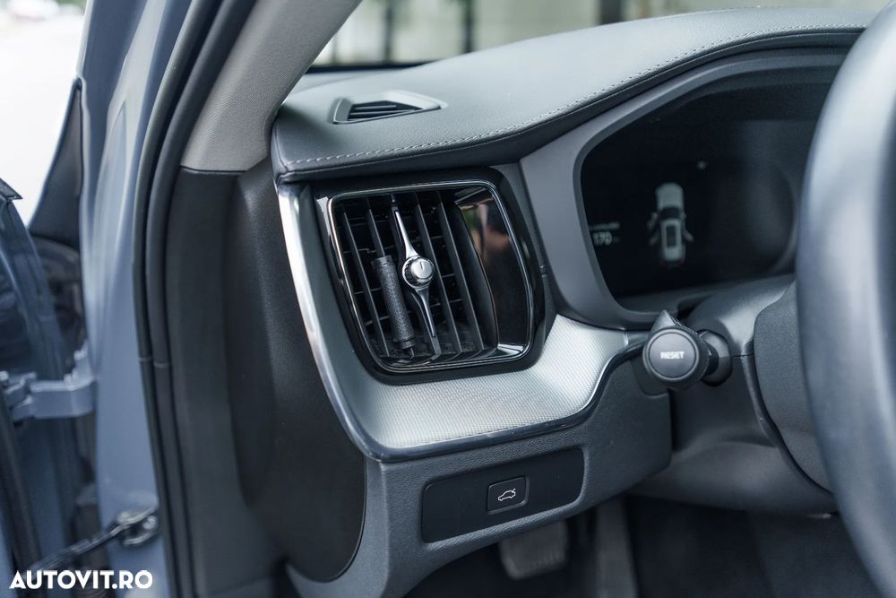 Volvo XC 60 B4 D Plus Bright - 34