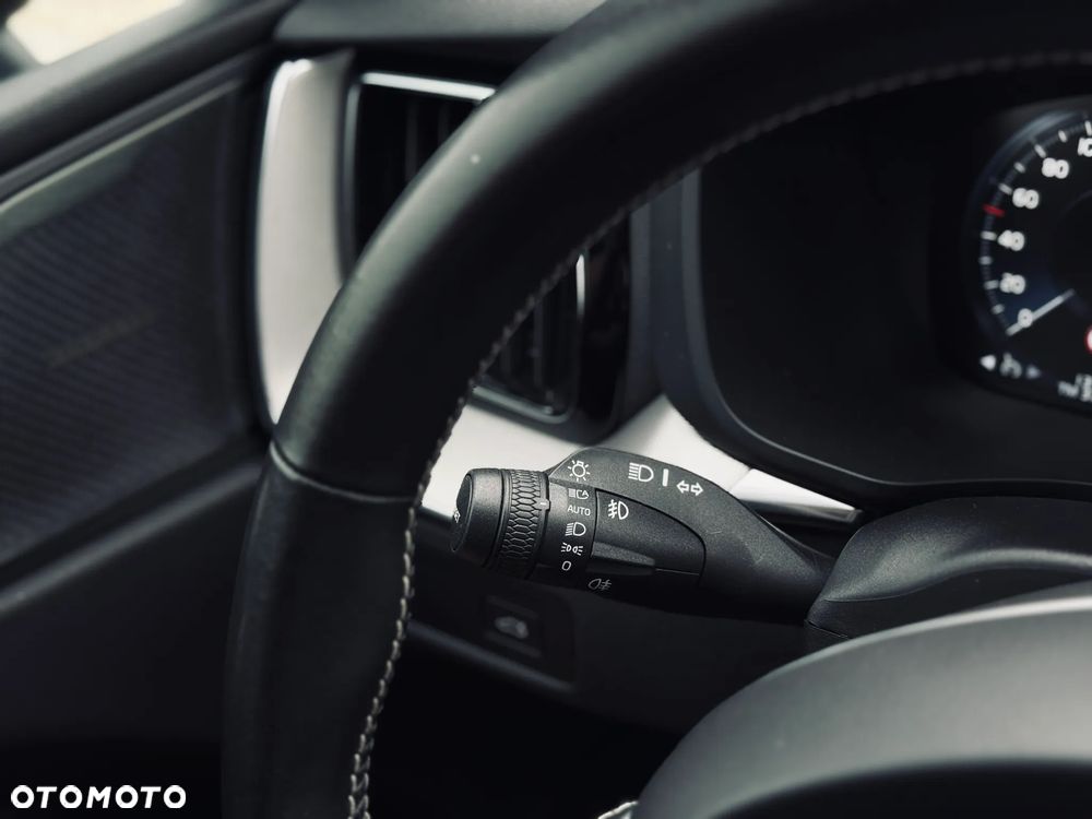Volvo XC 60 B4 D AWD Ultimate Dark - 31
