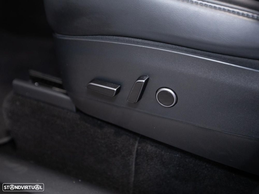 Tesla Model Y Long Range Tração Integral - 17