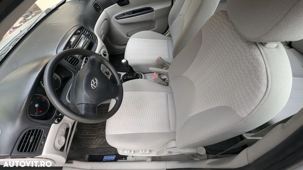 Hyundai Accent - 6