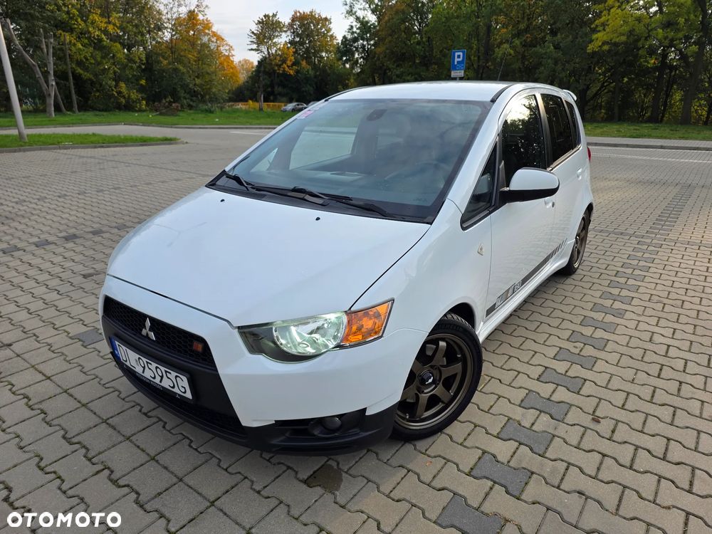 Mitsubishi Colt 2011 photo 2