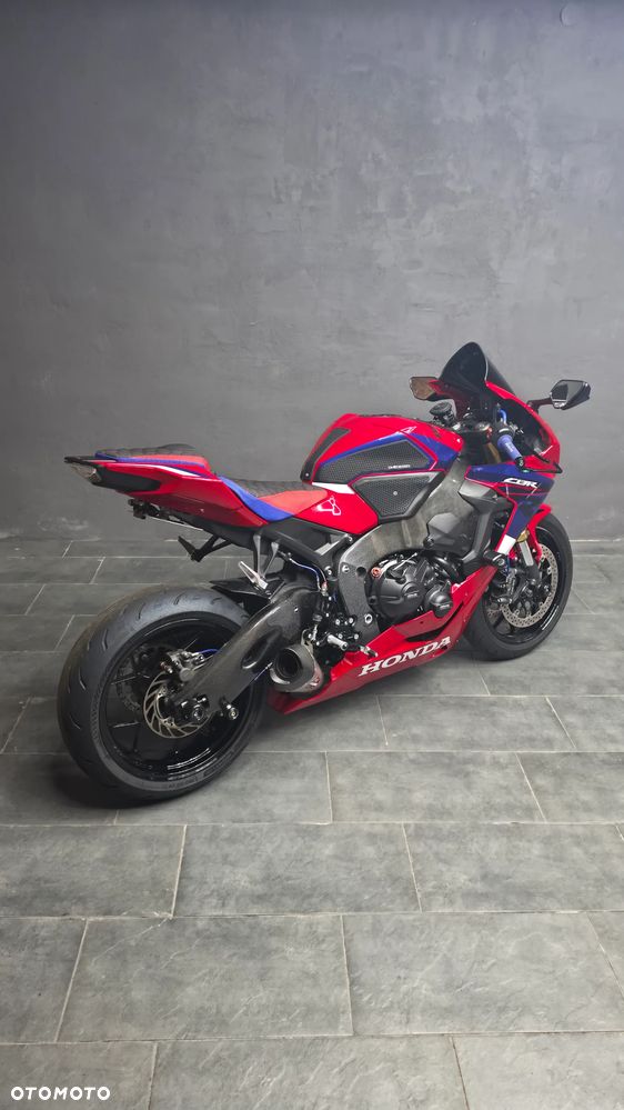 Honda CBR - 1