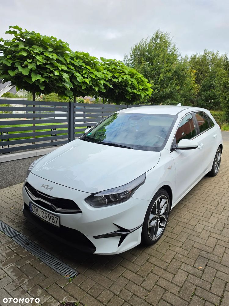 Kia Ceed 1.5 T-GDI MHEV Business Line DCT - 1