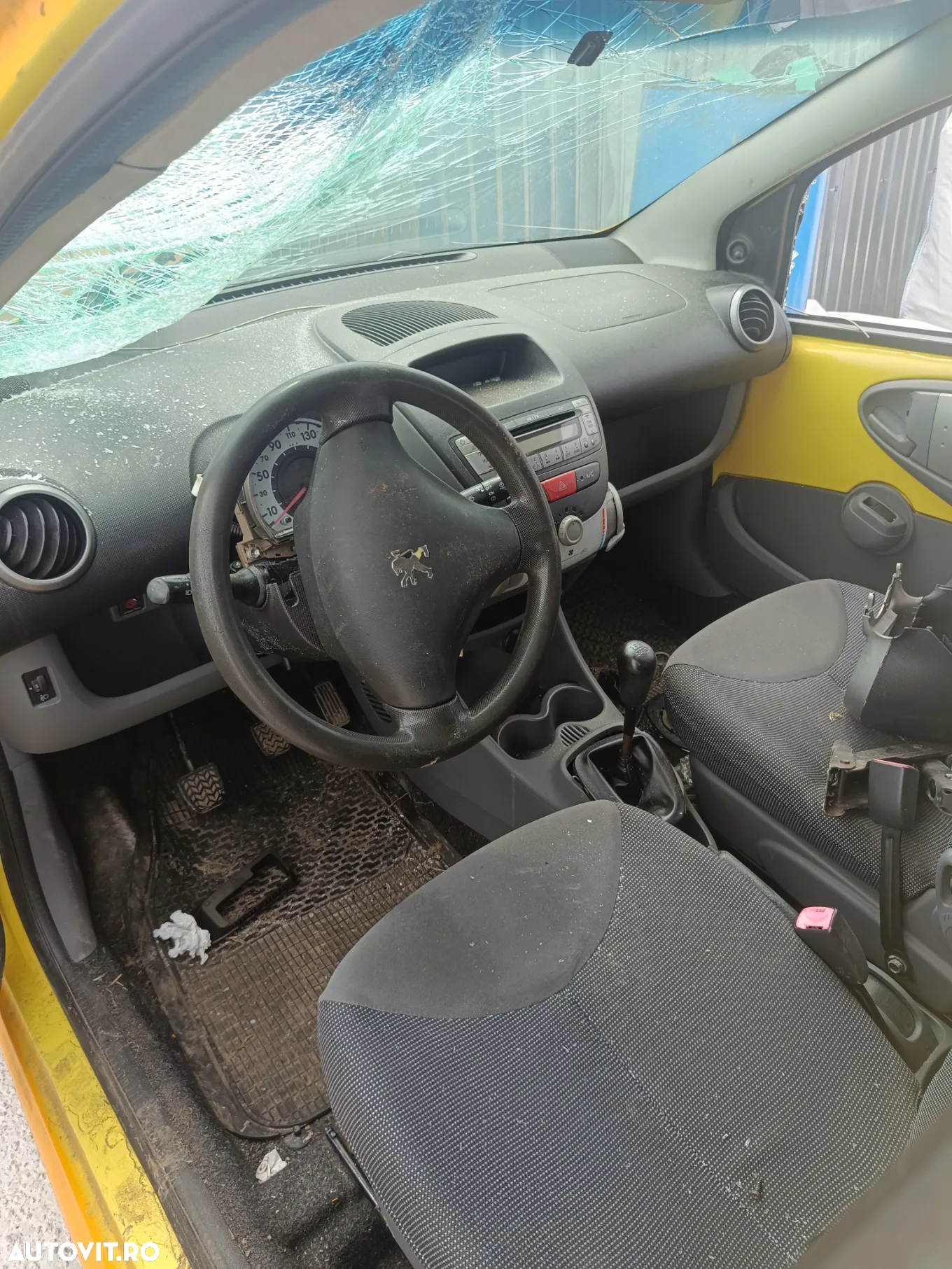 Dezmembrez Peugeot 107 1.0b - 3
