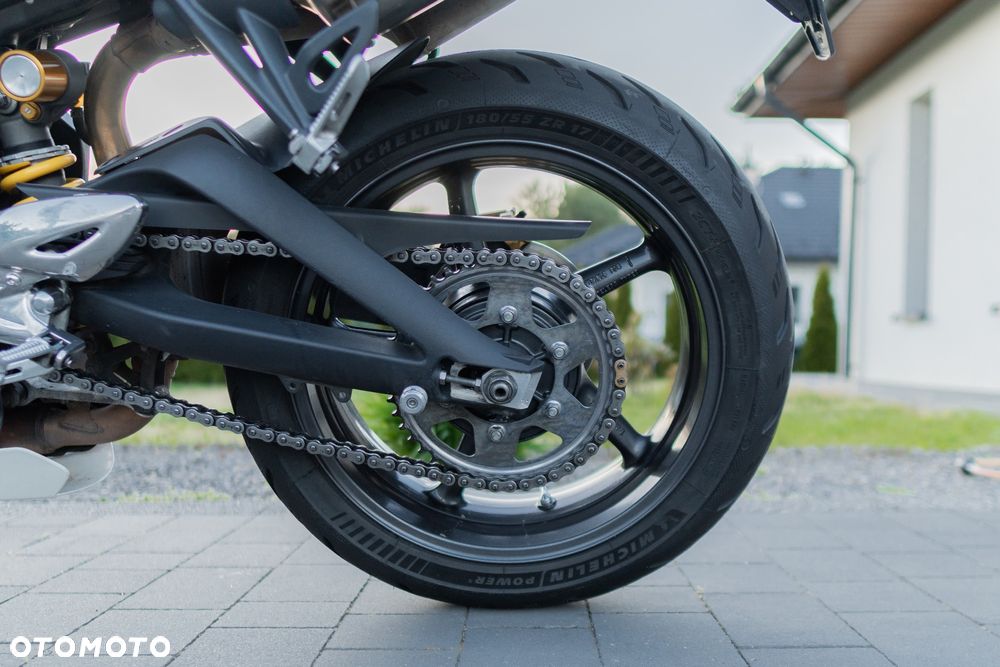 Triumph Street Triple - 30