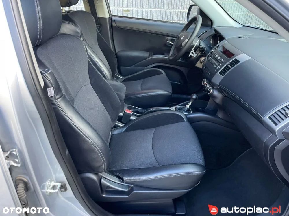 Citroën C-Crosser 2.2 HDi Exclusive DCS - 12